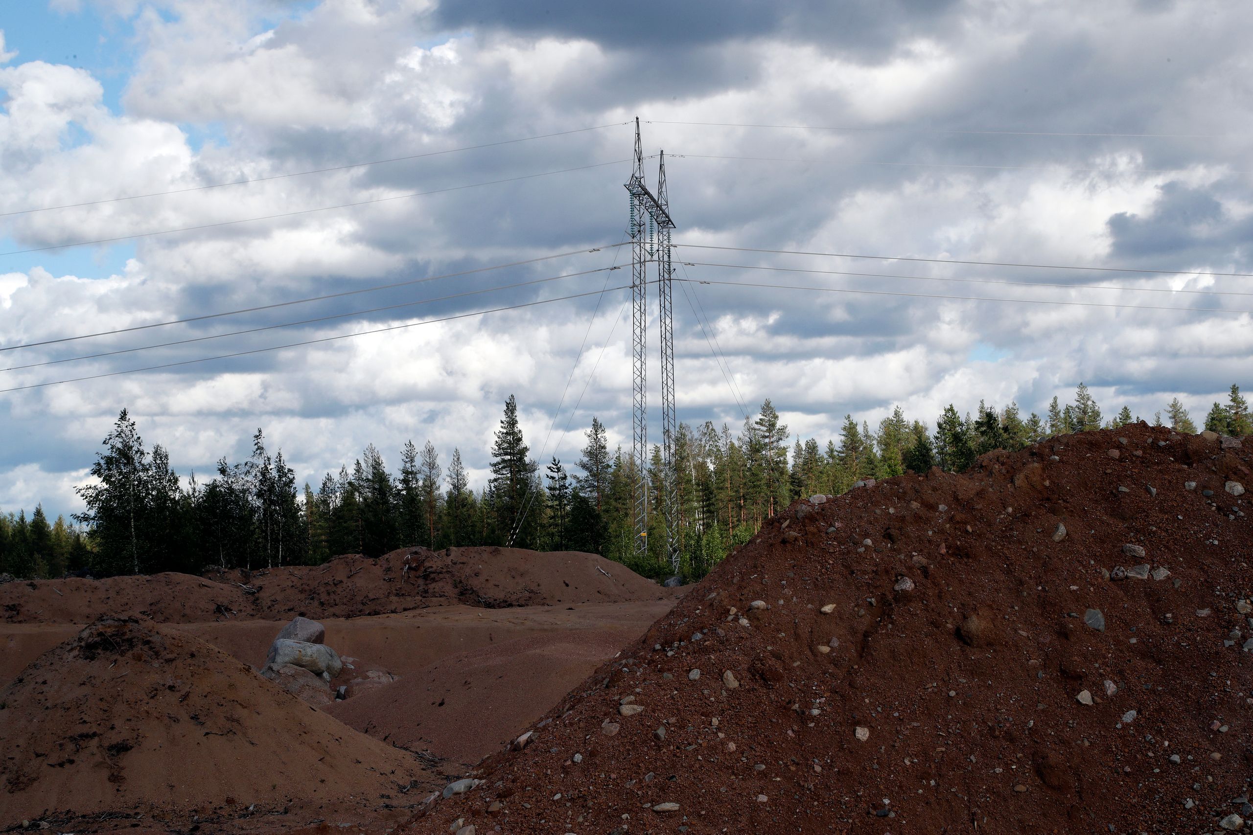 Kultatarvas sorat ja kiviainekset